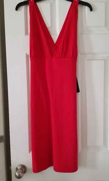 Red Dress - Picture 4 of 4